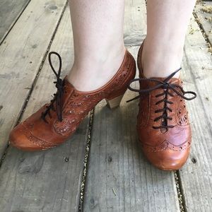 PIKOLINOS Leather Floral Cutout Pumps